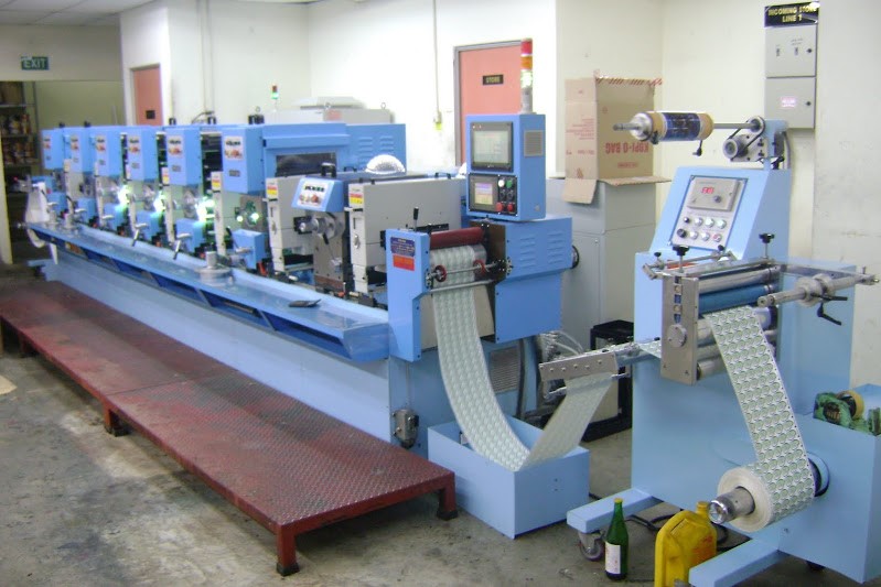 Máy in với công nghệ Flexo đang là dòng máy in tem nhãn phổ biến hiện nay.